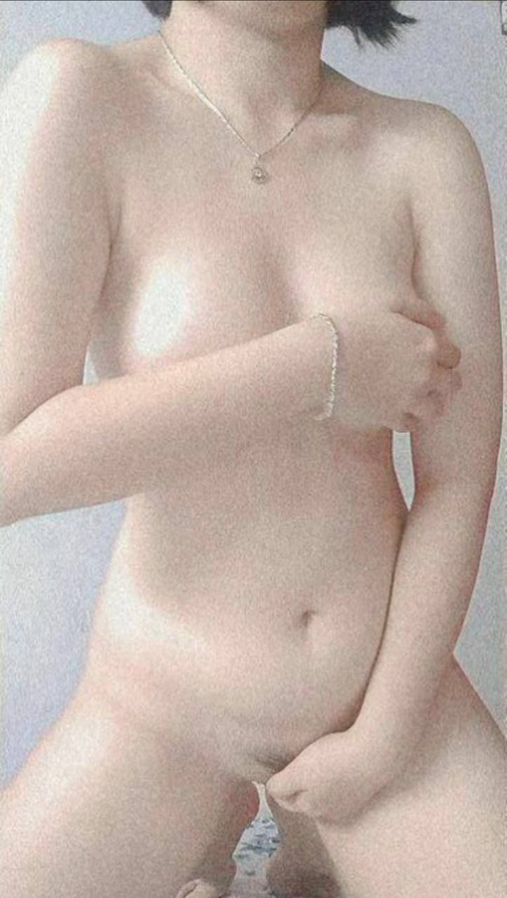 Dùng cậu bé mát xa bướm cho cô học trò đit bự