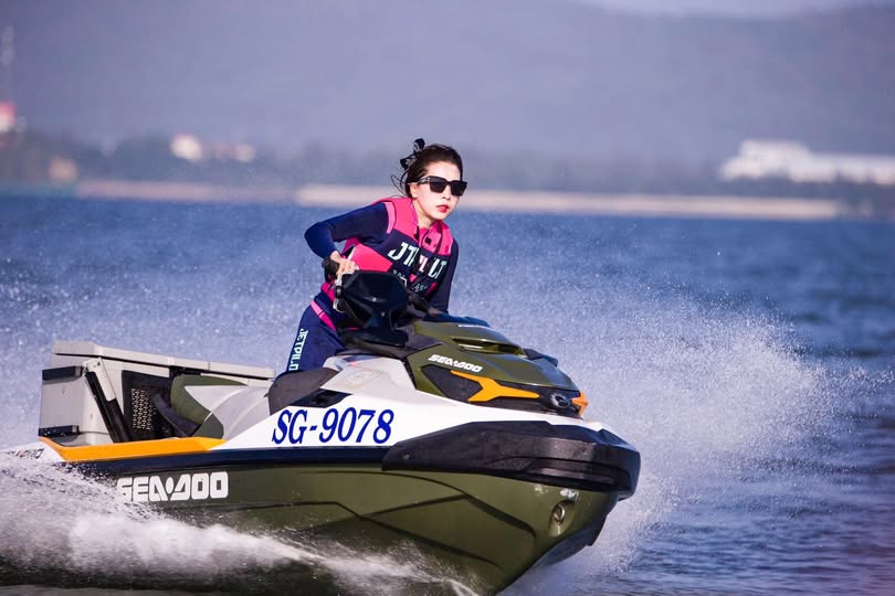 Đại gia việt nam thuê cave về nhà để thỏa mãn con cặc